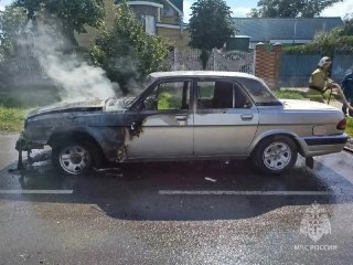 Пожар в Большом Игнатове: ‘Волга’ сгорела при выезде из дома